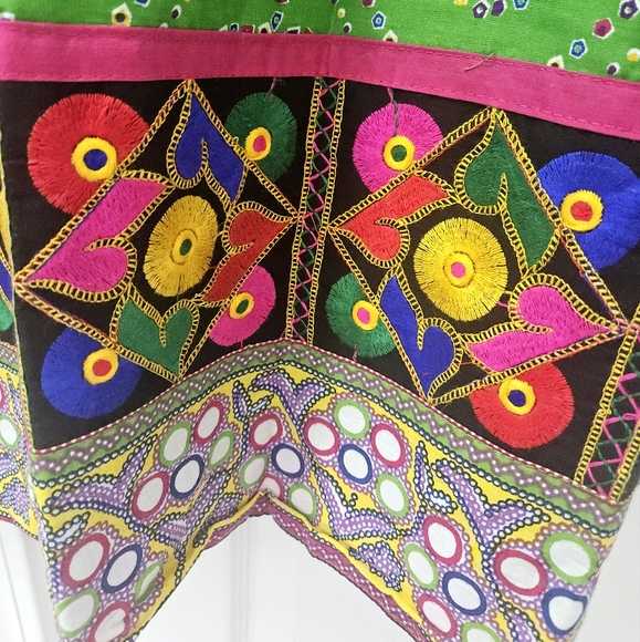 Embroidered tunic top. SZ Large. - Picture 5 of 8